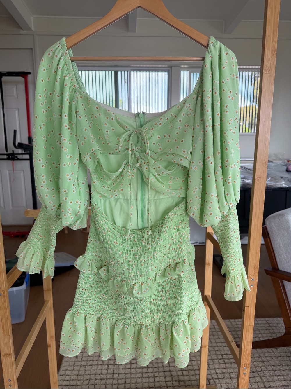 Sweet Spring Green Floral Puff-Sleeve Mini Dress